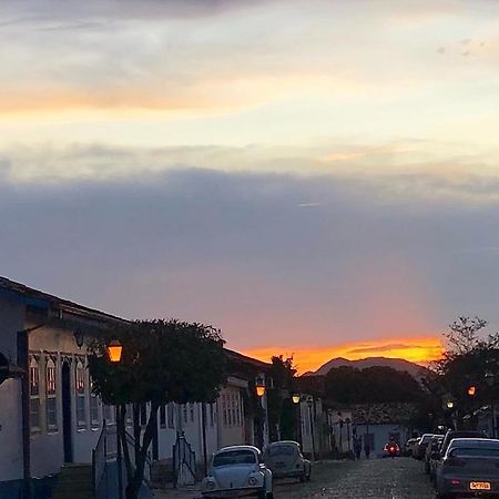 Hospedagem Fatima Hotel Pirenopolis Bagian luar foto
